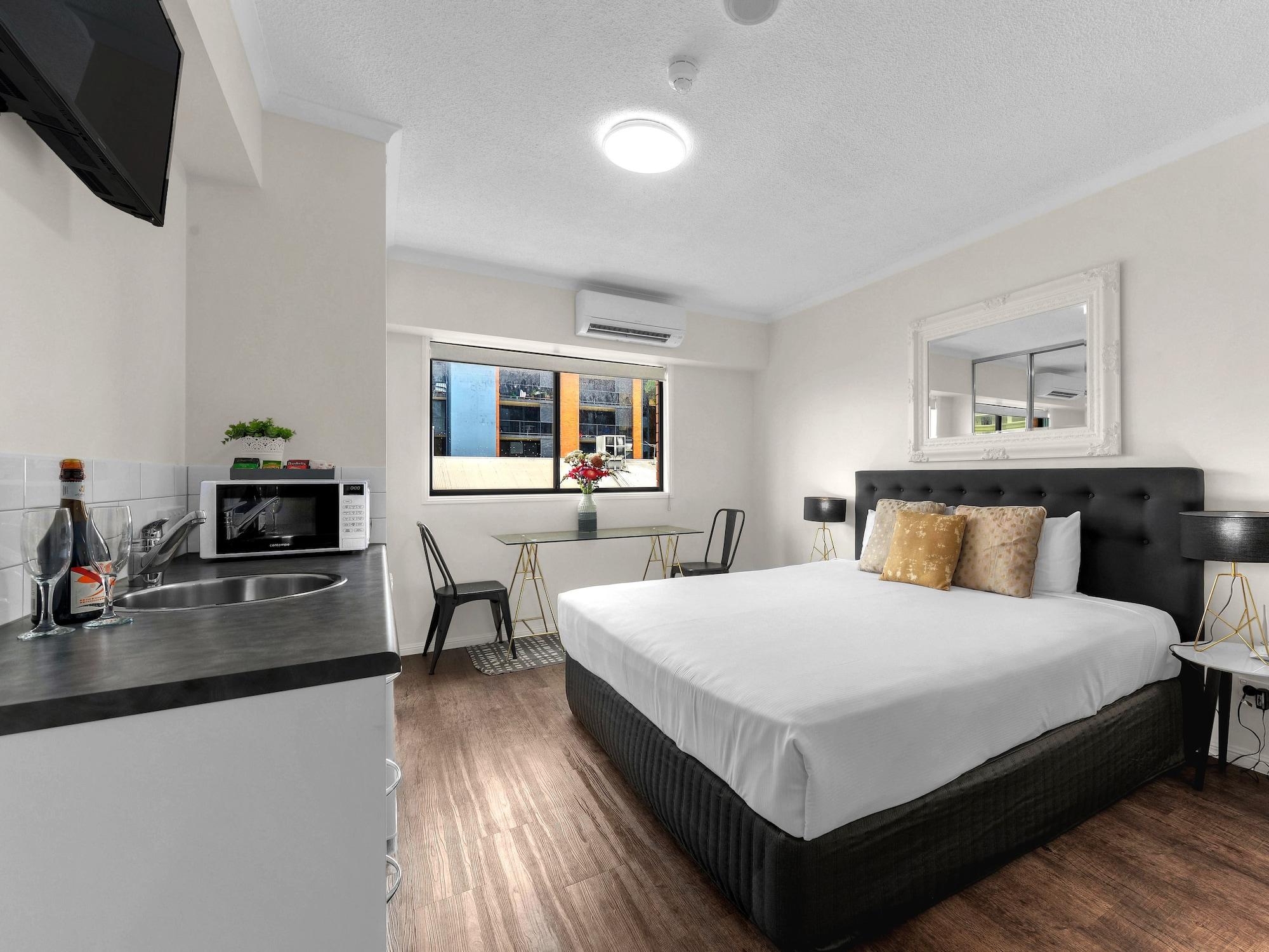 Central Brunswick Apartment Hotel Брисбен Экстерьер фото
