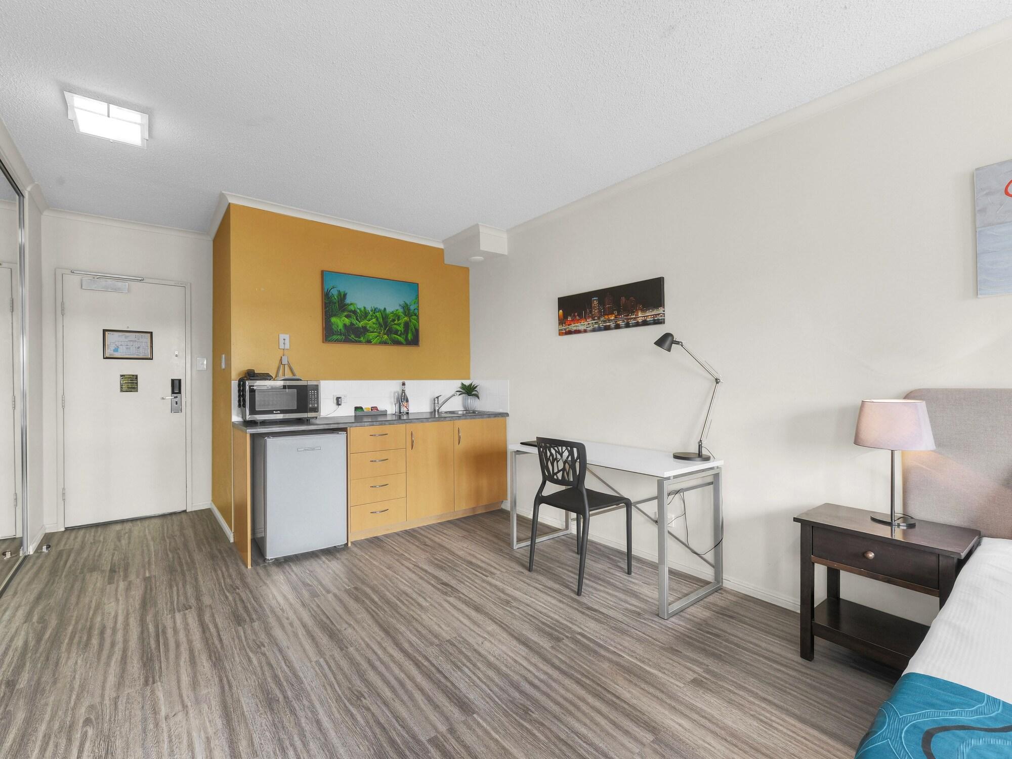 Central Brunswick Apartment Hotel Брисбен Экстерьер фото